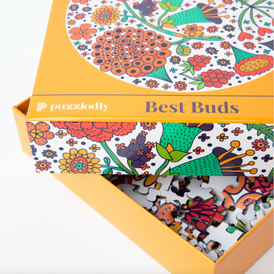 Best Buds | 500 Piece Circle Jigsaw Puzzle Puzzledly Puzzledly.