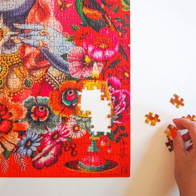 Queen Bee | 1,000 Piece Jigsaw Puzzle Fred Puzzledly.